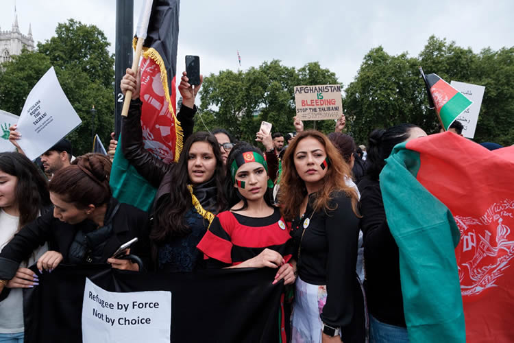 women-protesting-against-governmental-oppression